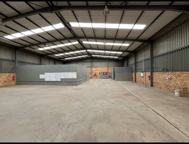 680M² WAREHOUSE FOR SALE IN VULCANIA